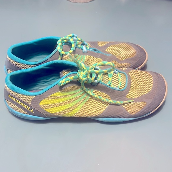 Merrell performance barefoot shoes in lemon - Picture 1 of 2